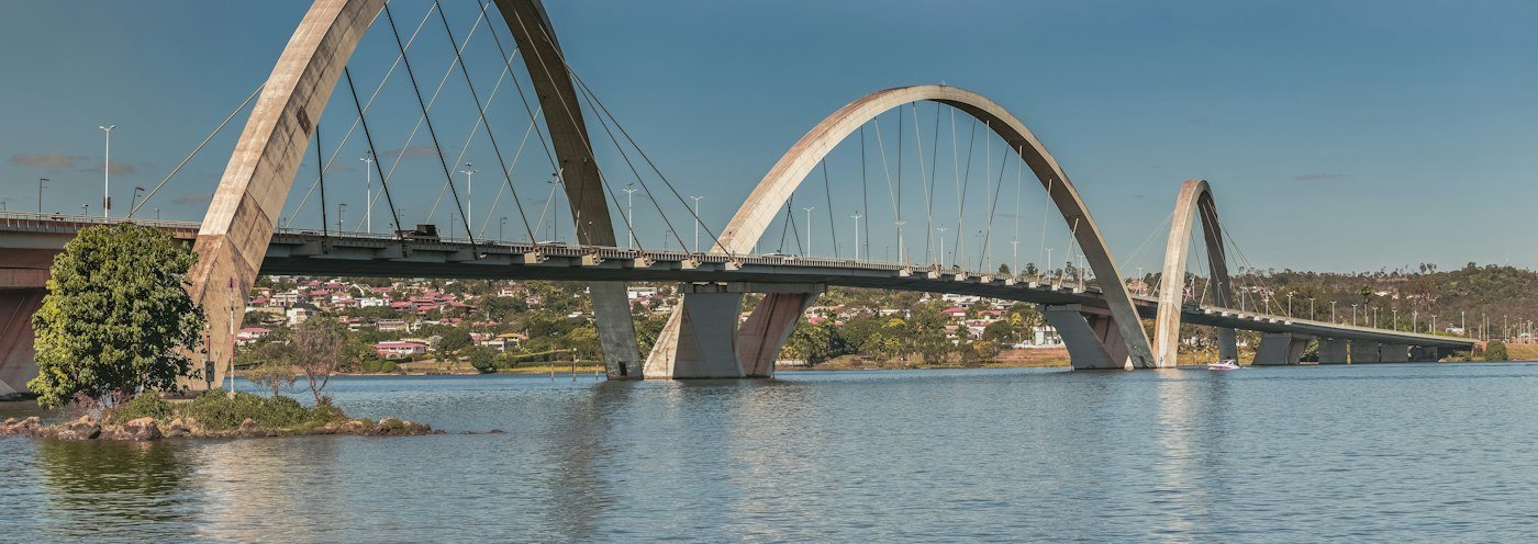 Ponte JK sobre o Lago Paranoá em Brasília